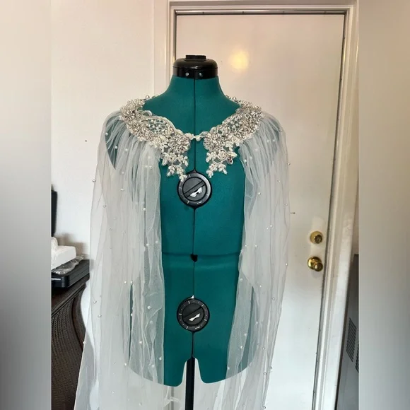 Tulle Pearl & Rhinestone Cathedral Length White/Winter White Bride/Costume Cape - Picture 3 of 8